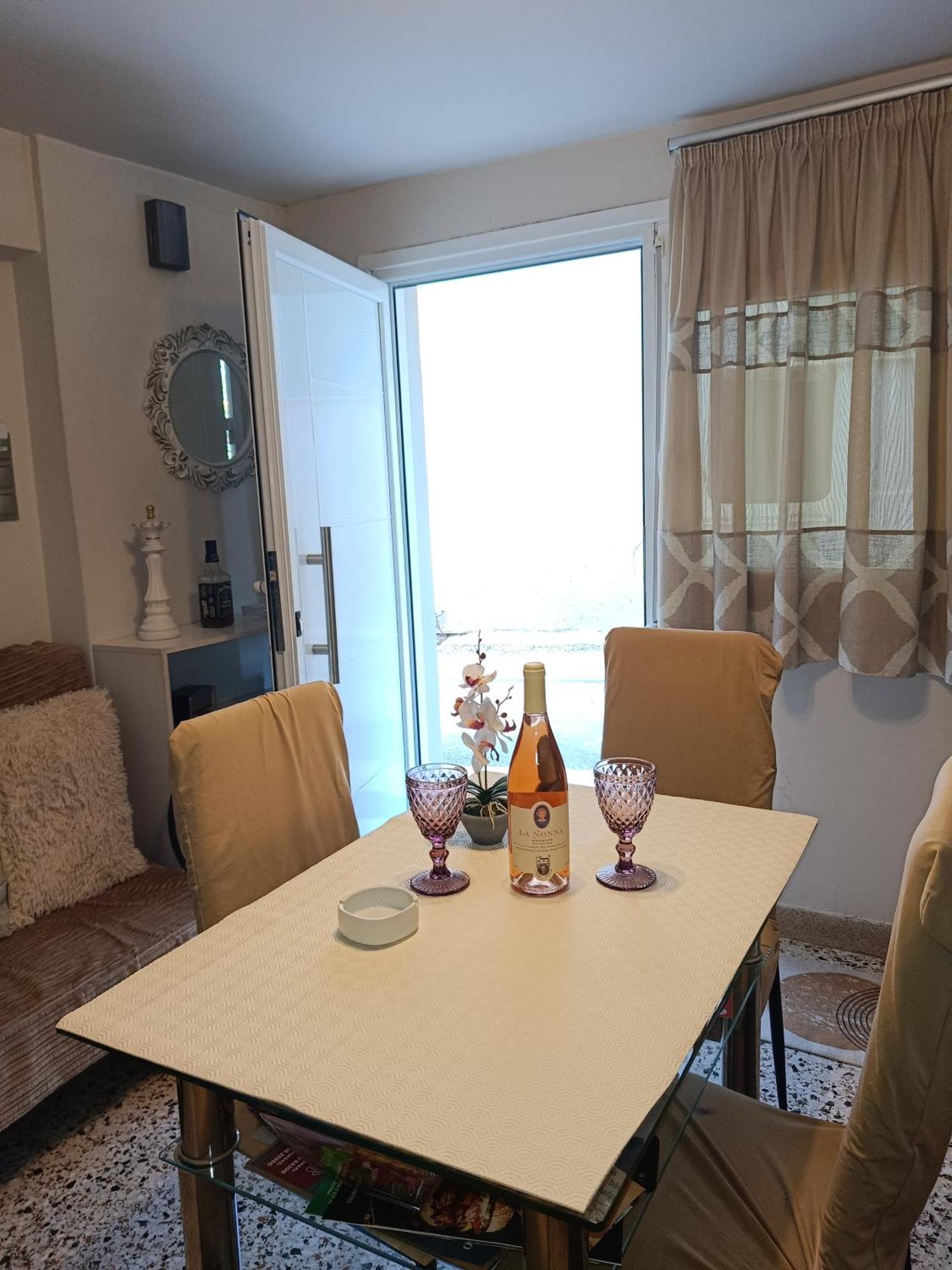 Marina'S Seacret Apartment Corinth Ngoại thất bức ảnh